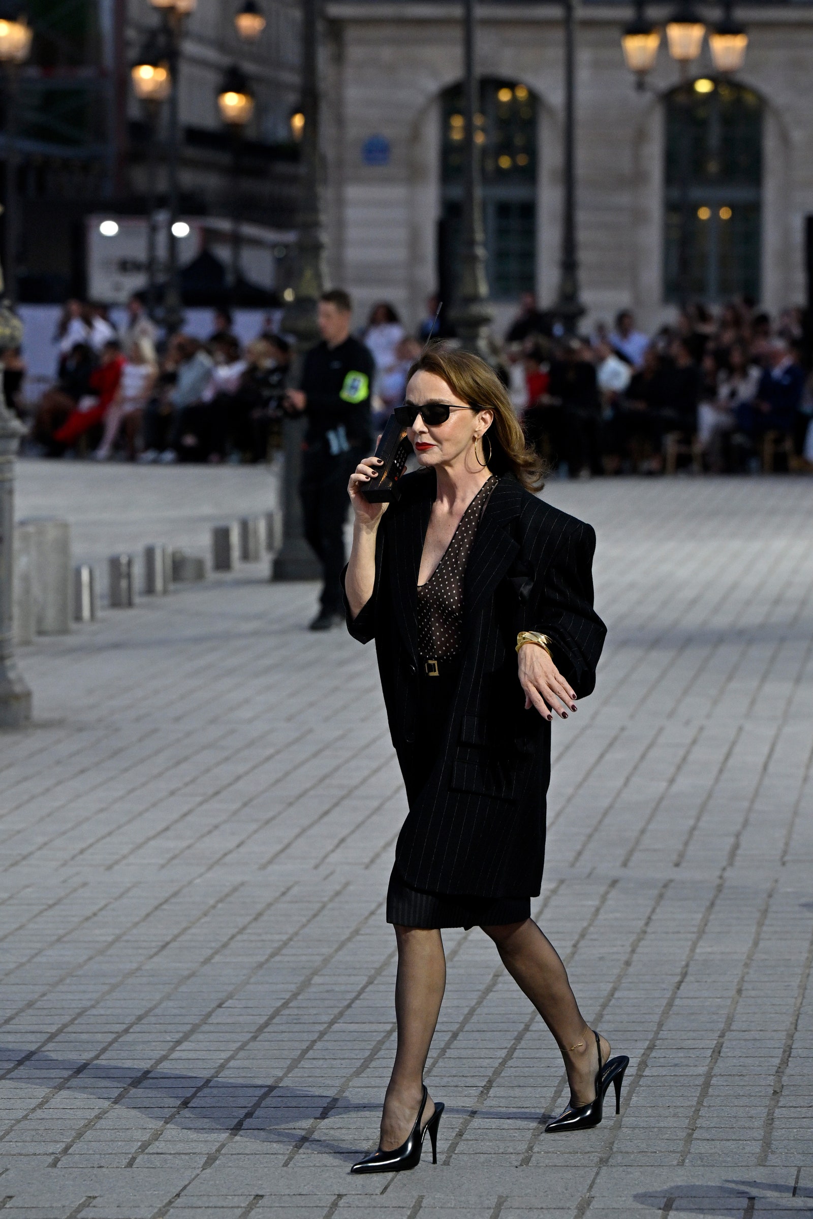 Philippine LeroyBeaulieu en el desfile de Vogue World 2024 en París.
