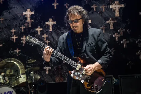 TONY IOMMI ANUNCIA UN NUEVO ÁLBUM CON CANCIONES DIFERENTES