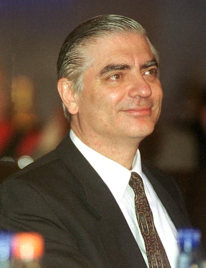 El príncipe Paul de Rumania, durante un concurso de belleza el octubre de 2001 en Brasov.