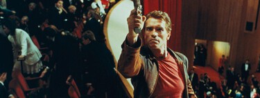 Es una de las mejores películas de Arnold Schwarzenegger y también uno de sus mayores fracasos: un fantástico homenaje al cine de acción que hoy es todo un clásico 