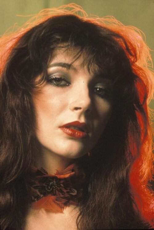 MÁS REIVINDICADA QUE NUNCA, KATE BUSH CUMPLE 66 AÑOS FEATURE: An Endless Sky of Honey: What Is Left in the Kate Bush Archives? — Music Musings & Such