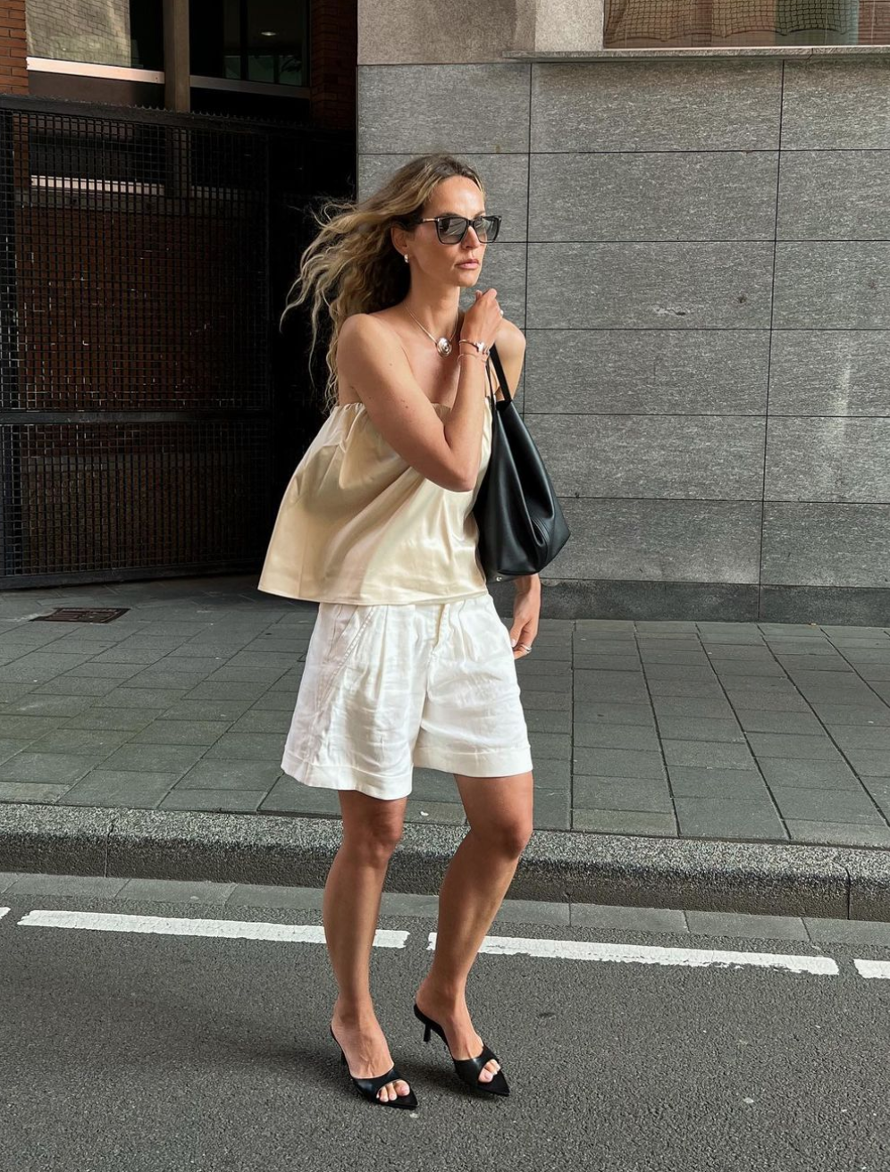 conjunto bermudas beis