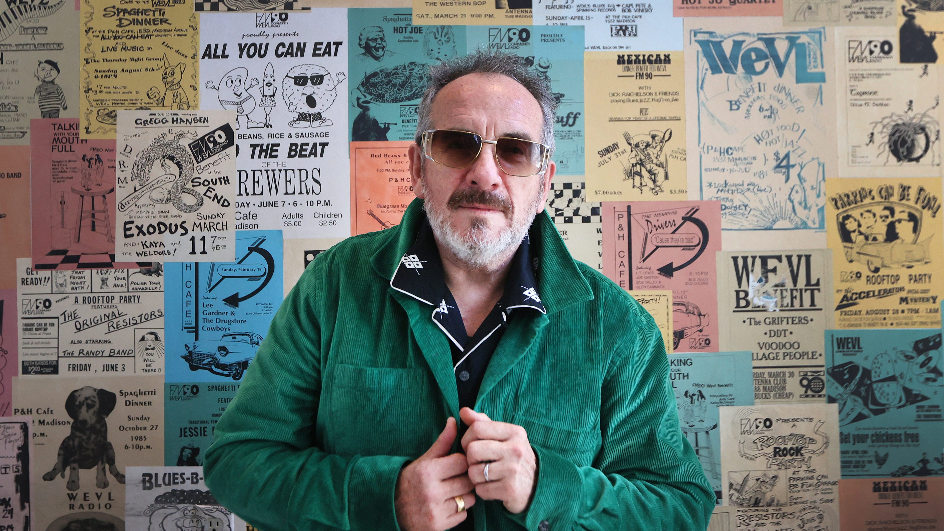 ELVIS COSTELLO CONTINÚA SU GIRA CON IMPOSTERS O CON ATTRACTIONS Elvis Costello brings new record to Memphis, launches tour at Graceland