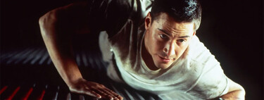 30 años de una de las mejores películas de acción de los 90. Keanu Reeves da el máximo esfuerzo en un gran vehículo que puedes ver en Disney+