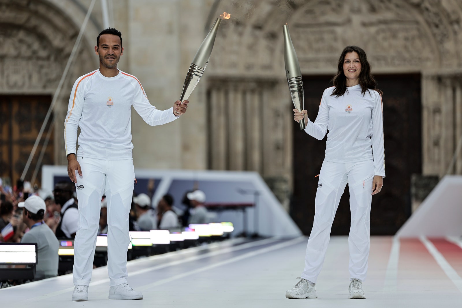 laetitia casta con la antorcha olimpica