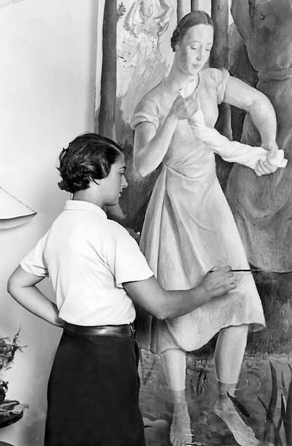 Rosario de Velasco pintando, en una imagen sin fecha.