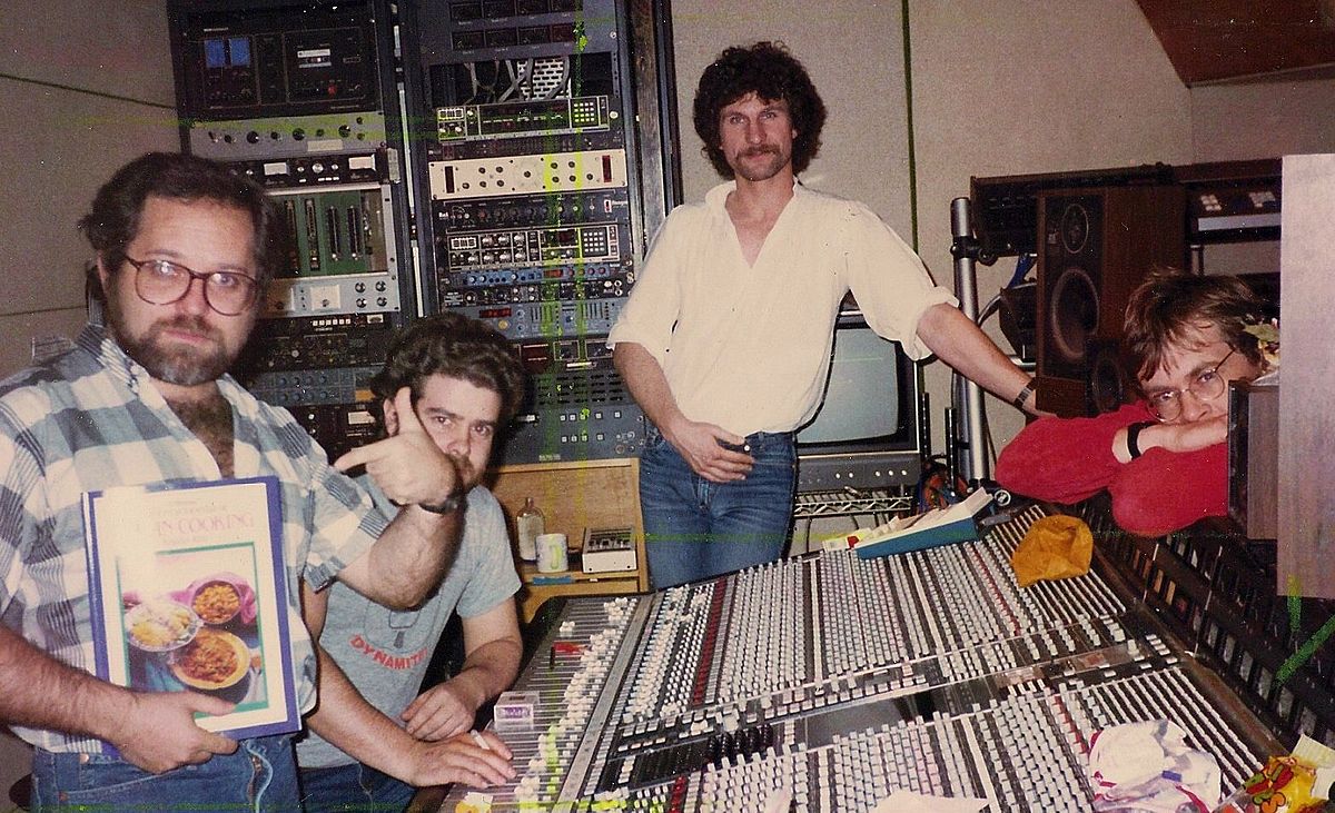 File:Andy Richards, Peter Collins, Julian Mendelsohn and JJ Jeczalik at  Sarm East Studios, London, 1984.jpg - Wikimedia Commons