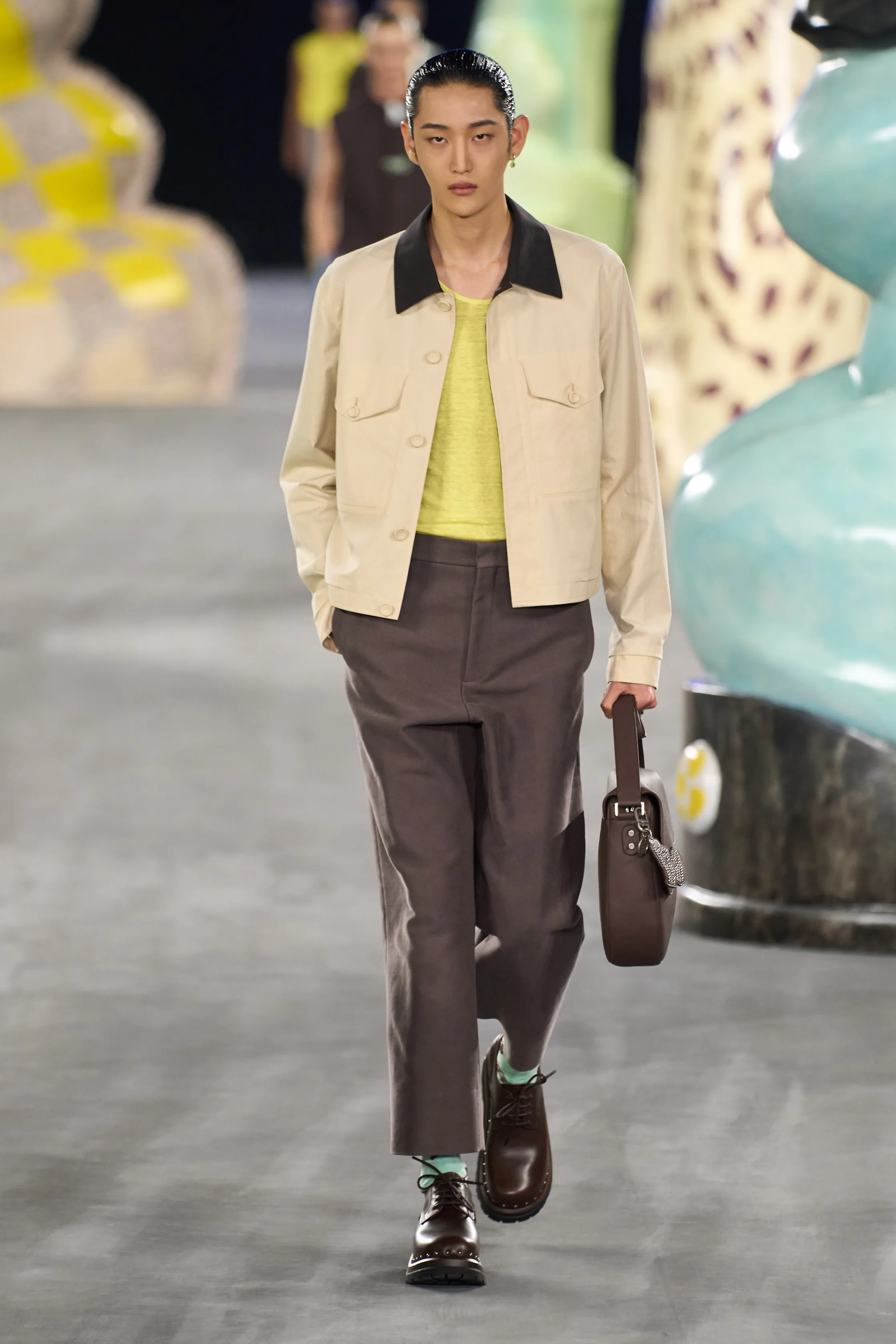 cuellos en Dior hombre primaveraverano 2025.