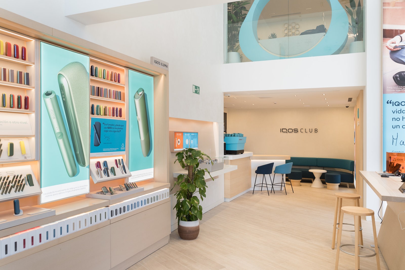IQOS Club Café