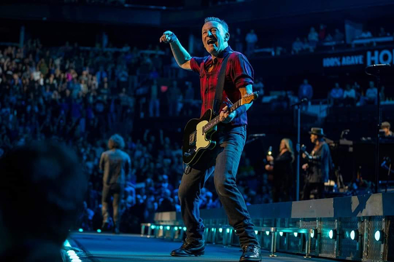 Road Diary: Bruce Springsteen and The E Street Band", el documental de su  gira 2023-2024 - Dirty Rock Magazine