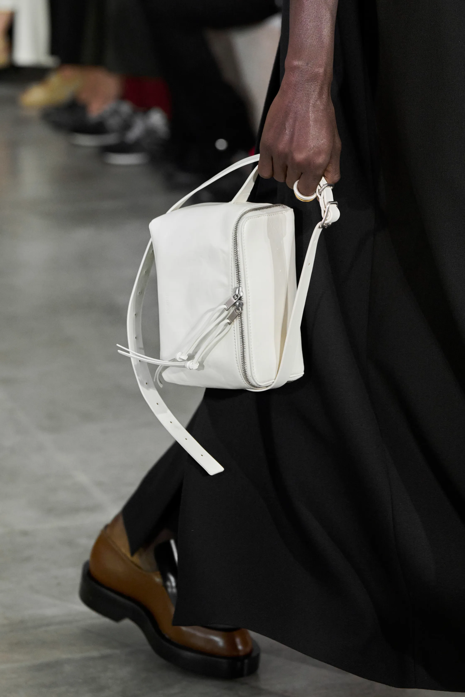 bolso vanity en Jil Sander primaveraverano 2024.