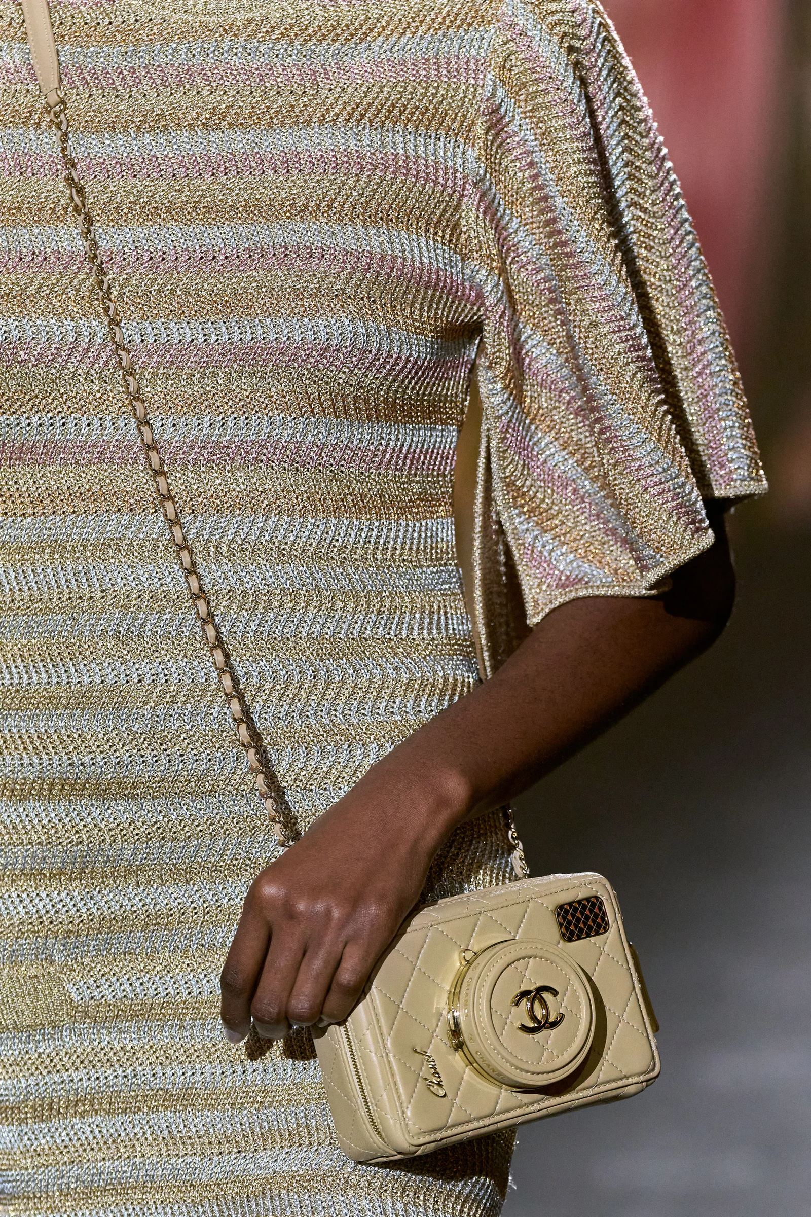bolso vanity en Chanel primaveraverano 2024.