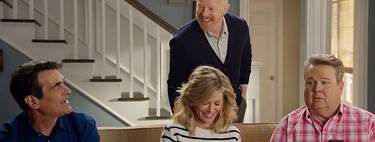Los Dunphy vuelven a su icónico salón en una desilusionante reunión de 'Modern Family'… en forma de anuncio de Whatsapp