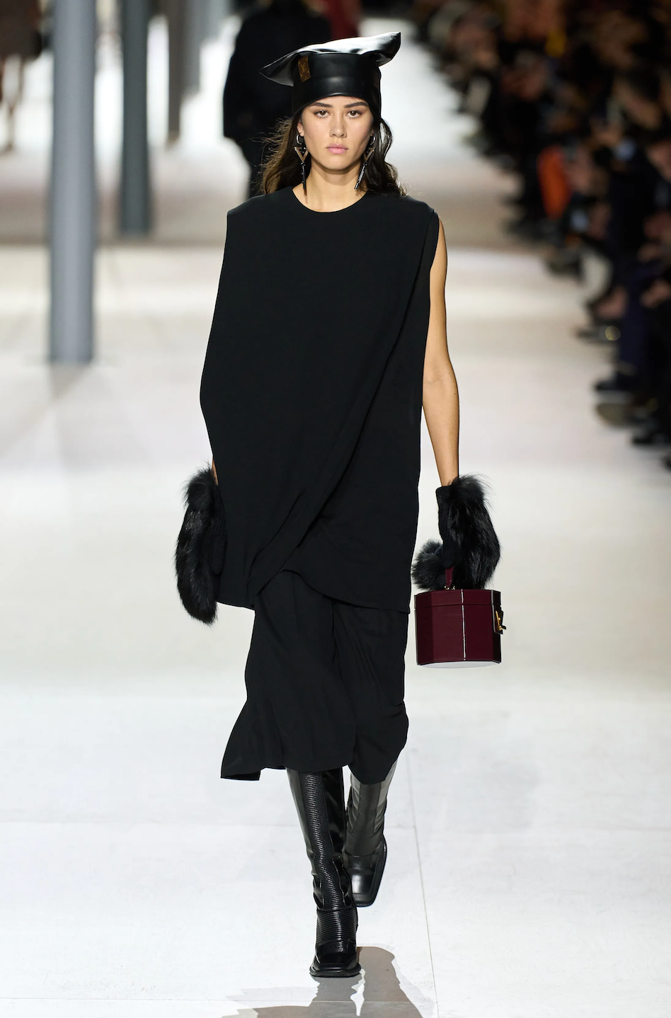 Bolso granate Louis Vuitton