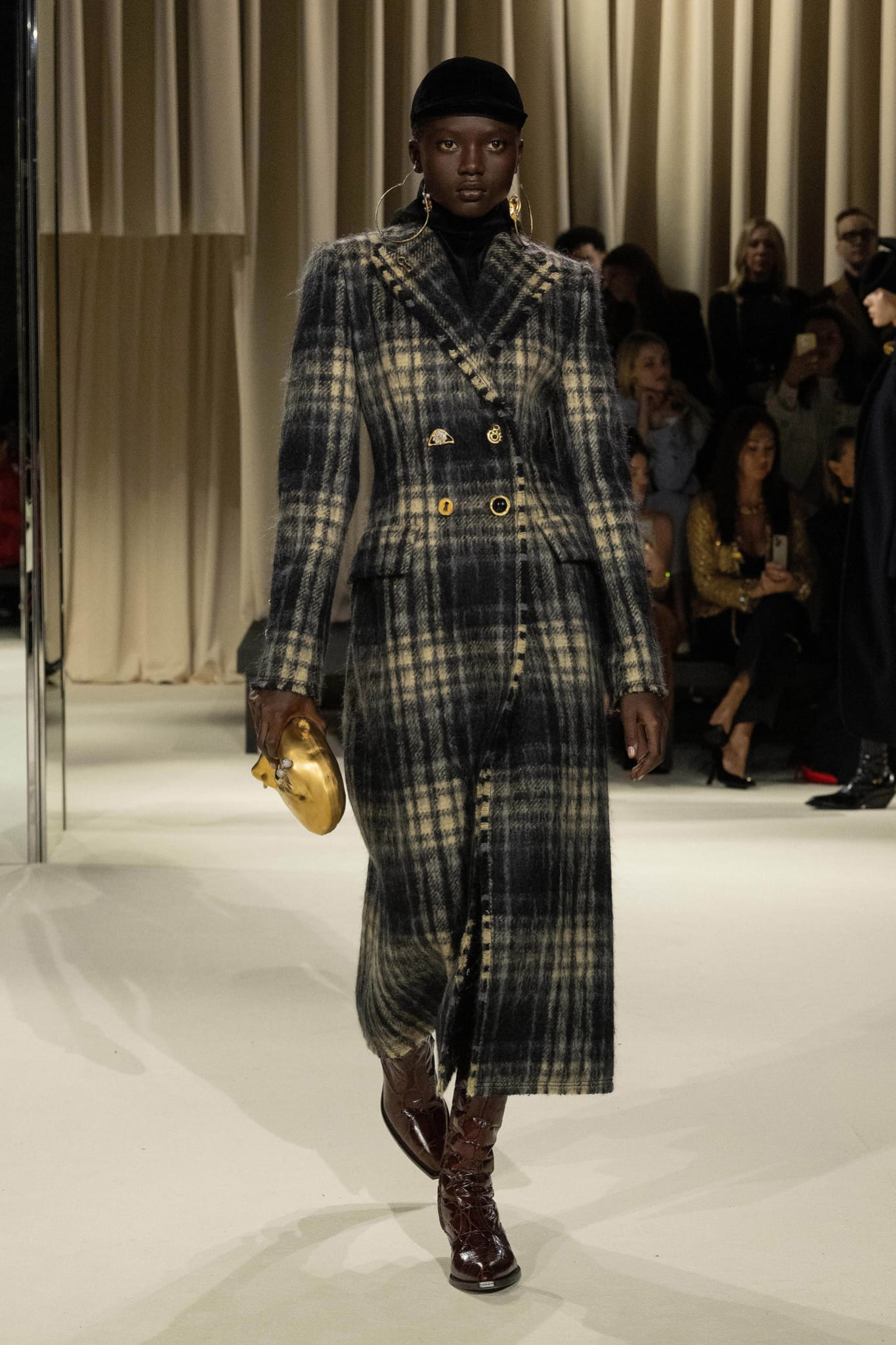 Desfile otoñoinvierno 2024 de Schiaparelli