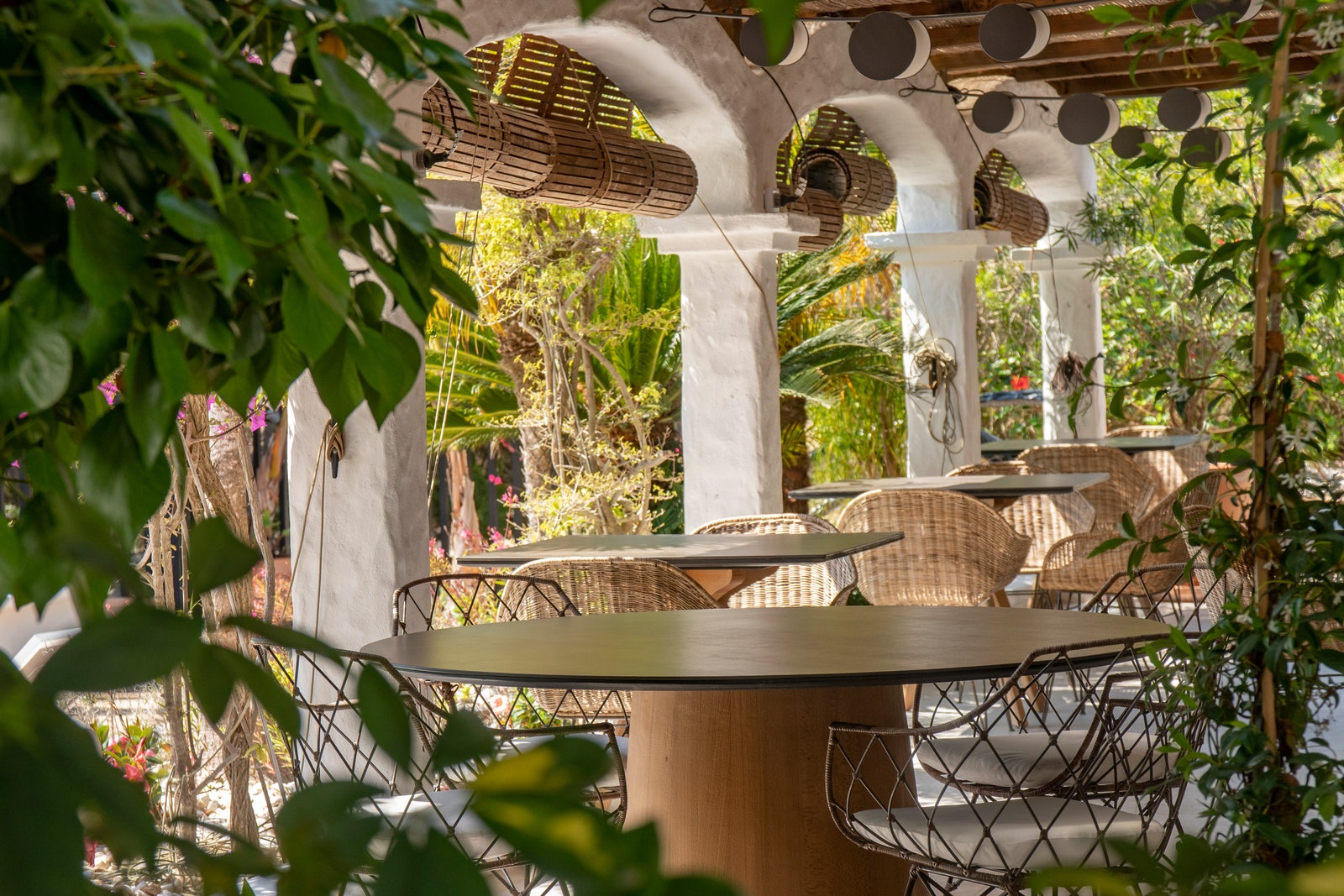 Porche y jardín  Restaurante Es Mal Pas