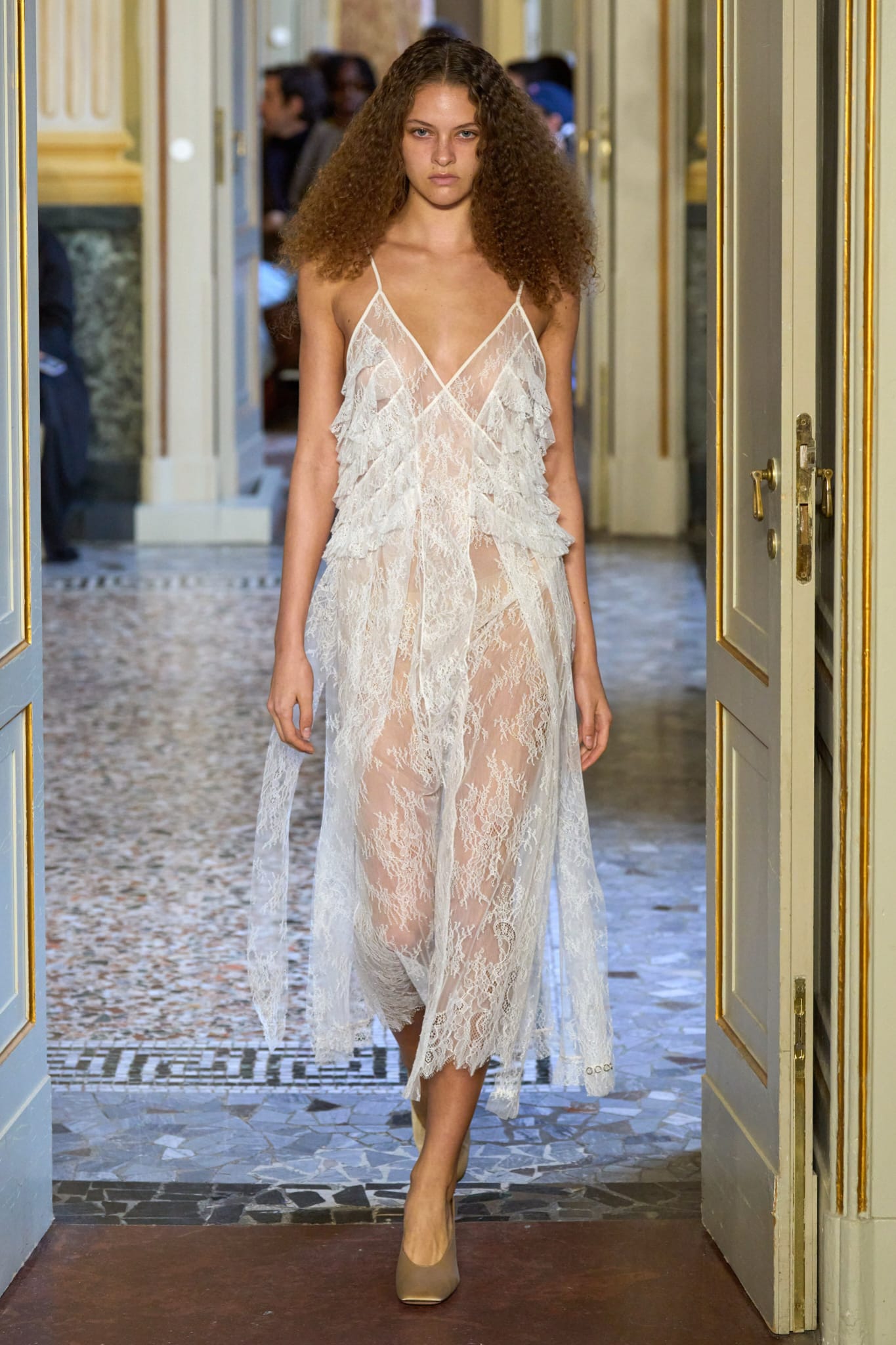 Tendencia boho chic de la temporada otoñoinvierno 2024 de Blumarine
