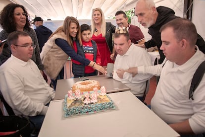 La celebración, en 2023, del 29º cumpleaños de los trillizos.