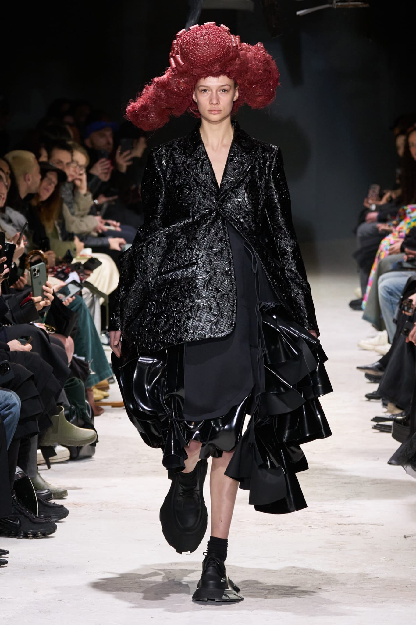 Zapatos de la colección otoñoinvierno 2024 de Comme des Garçons