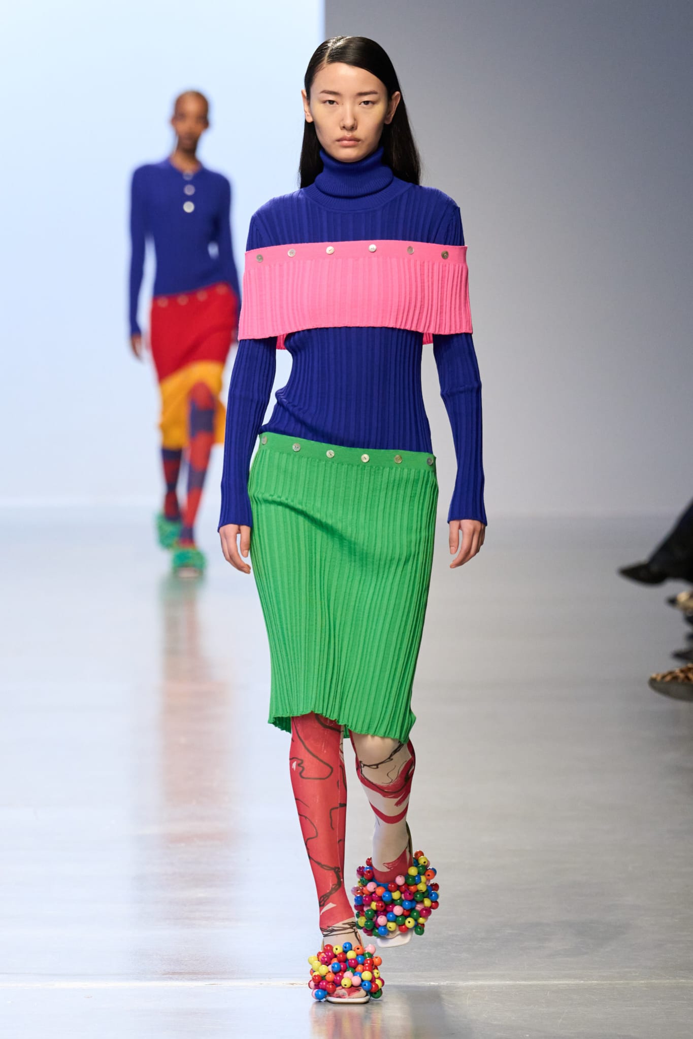 Zapatos planos con adornos entre las tendencias en zapatos en la colección otoñoinvierno 2024 de Zomer