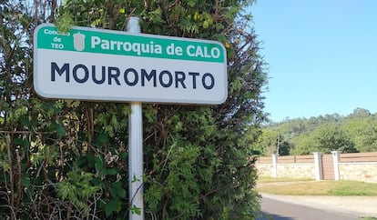 Señal de Mouromorto, en el municipio coruñés de Teo, vecino de Santiago.