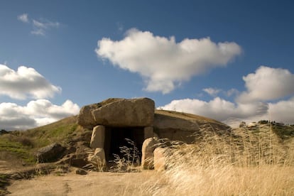 Entrada al dolmen de Menga, en Antequera.