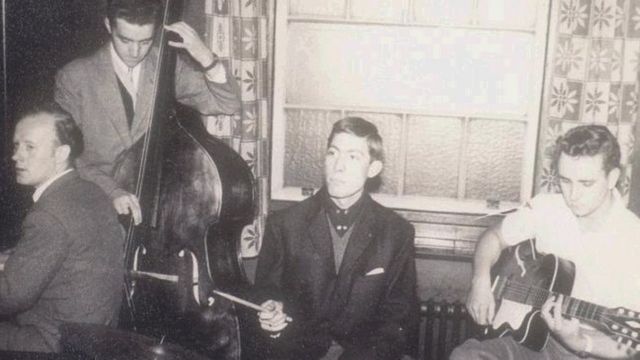 Charlie Watts obituary: Jazz man who became rock superstar - BBC News