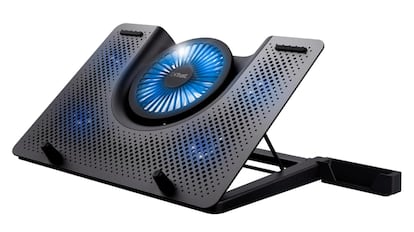 Esta base refrigeradora es ideal para utilizarla con portátiles gaming gracias a sus cinco ventiladores retroiluminadores.