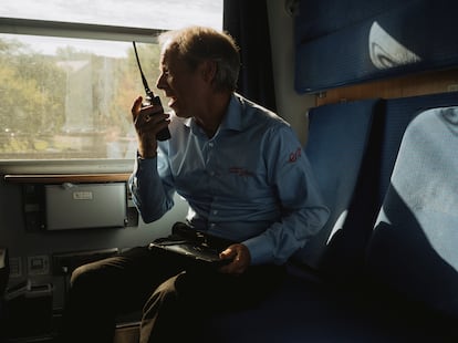 Bart Poels, jefe de servicio del tren nocturno que une Bruselas con Praga.