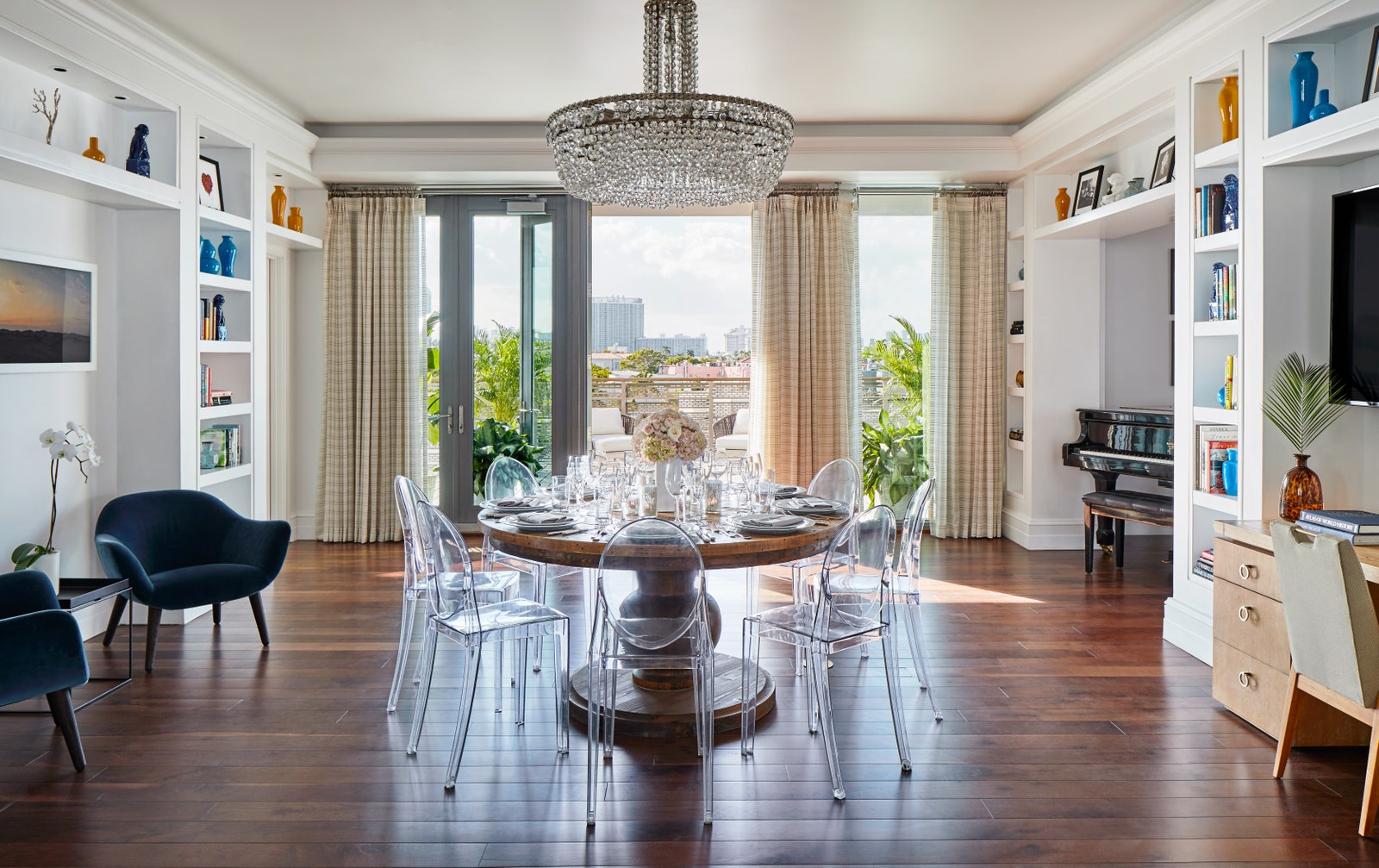 Penthouse with Private dinner set up.jpg