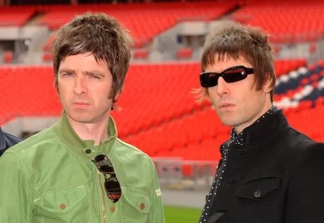 LOS HERMANOS GALLAGHER ANUNCIAN MAÑANA EL RETORNO DE OASIS