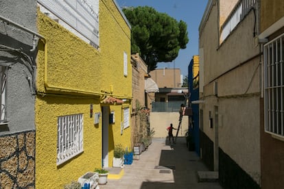 Las casas del Poblado Dirigido de Caño Roto, construidas a finales de los años 50 y que hoy son hogar de familias humildes que no siempre tienen recursos para rehabilitarlas. 