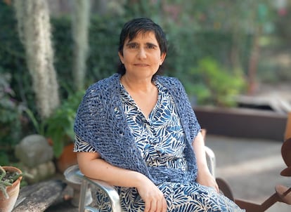 Mireia Lluch, en el jardín de su casa de Banyoles (Girona). FOTO CEDIDA