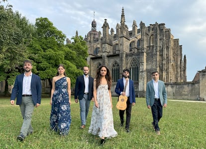 Cantoría junto a la iglesia abacial de Saint-Antoine-l’Abbaye el pasado 15 de agosto.
