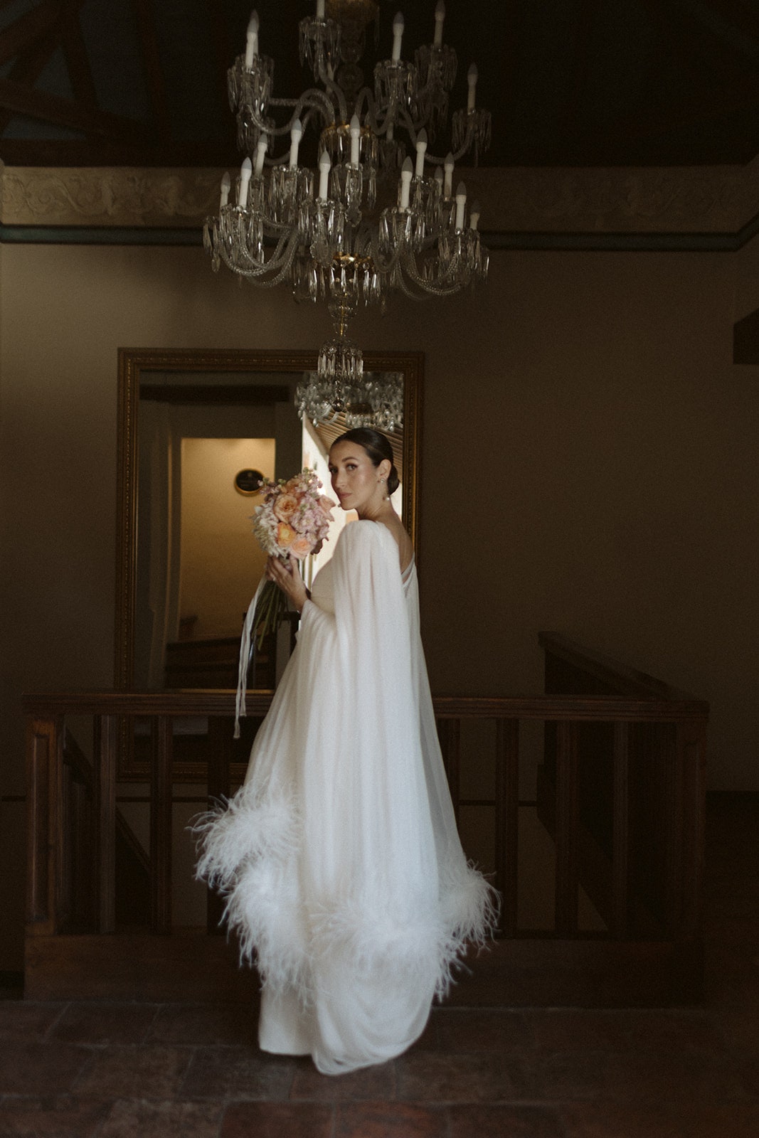 boda granada vestido novia plumas reguillo studio