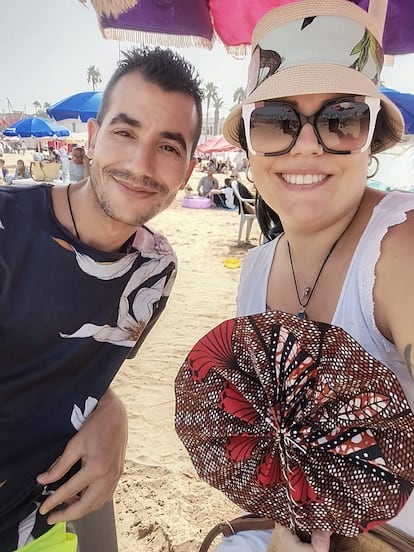 Rachid Dahdahi y Maria Agustí, en casablanca, en una imagen cedida por la profesora valenciana.