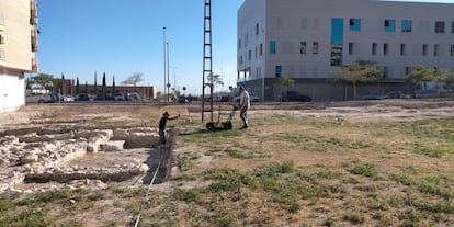 Trabajos arqueológicos en 2023 con georrador en el yacimiento de los Marroquíes Bajos, en una imagen del Ayuntamiento de Jaén.