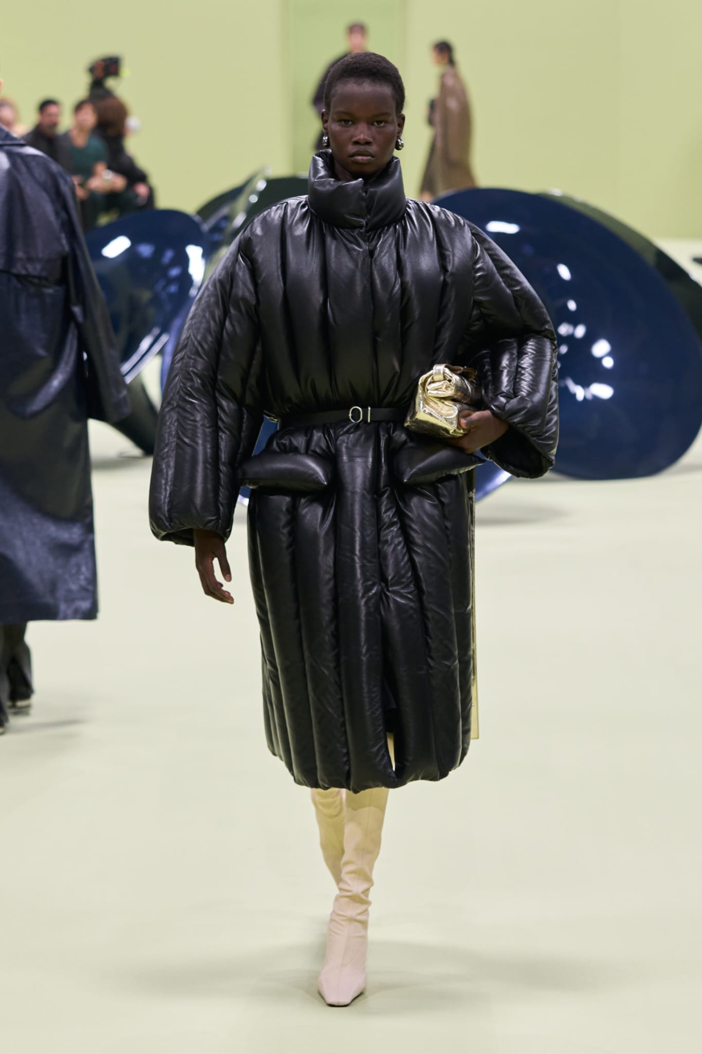 Abrigo de plumas para la temporada de otoñoinvierno 2024de Jil Sander