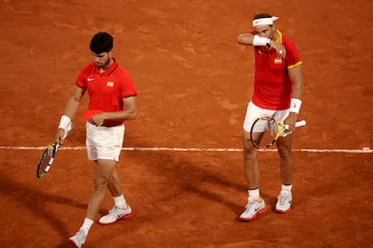 Alcaraz y Nadal, en un partido de los Juegos de París.