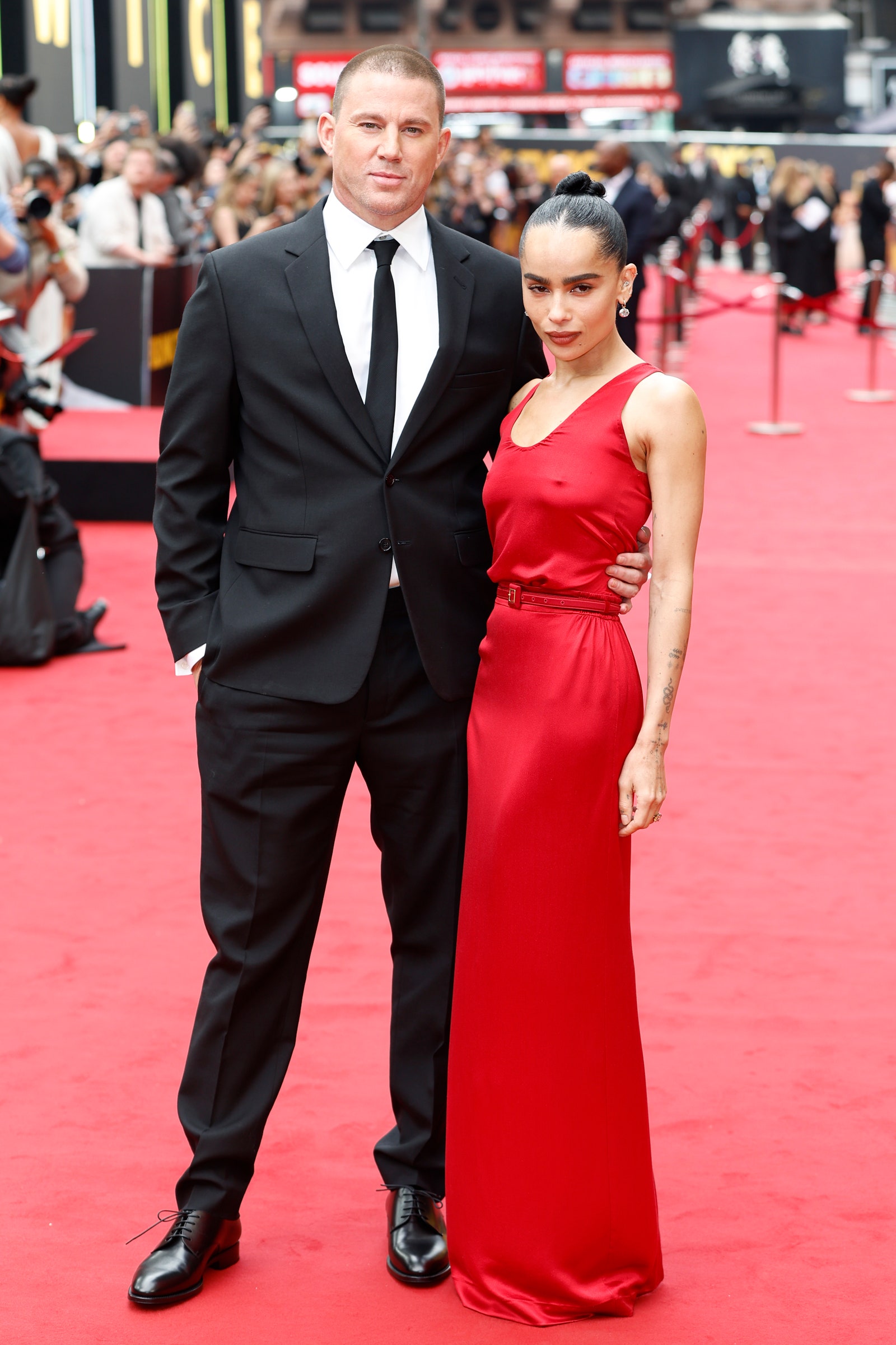 Zoe Kravitz y su prometido en la premiere de Blink Twice