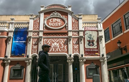 El cine Doré, en Madrid, sede de la Filmoteca Nacional, lugar de peregrinaje para cinéfilos.