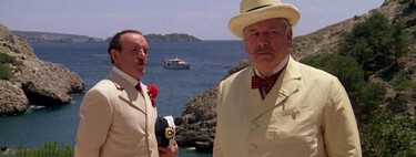 La película de misterio y asesinatos que influyó a 'Puñales por la espalda: El misterio Glass Onion' llega a Filmin: uno de los detectives más míticos protagoniza una cinta llena de estilo