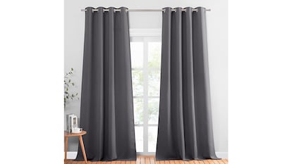 Las cortinas en un salón