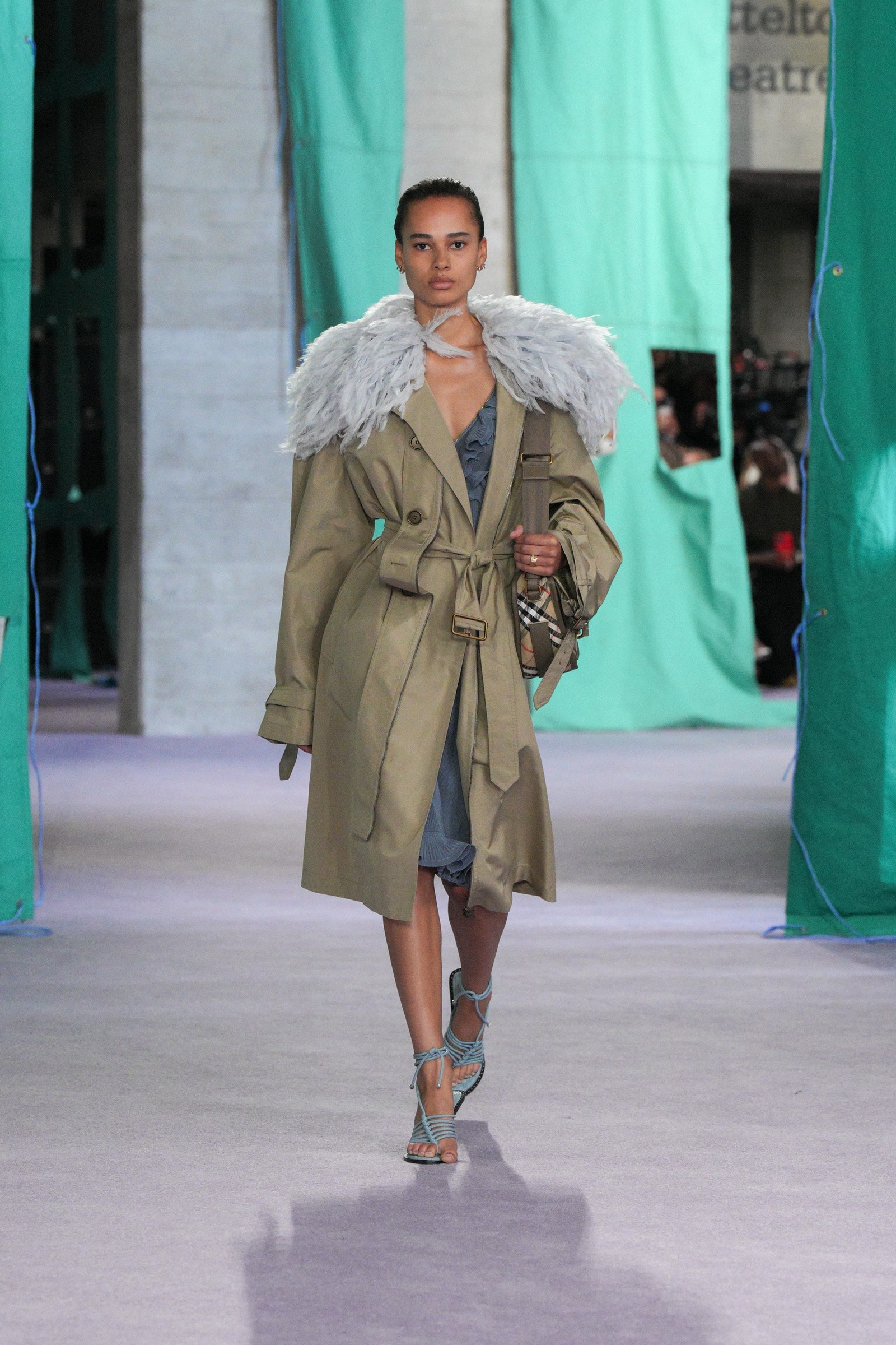 Lo que hay que saber del desfile primaveraverano 2025 de Burberry