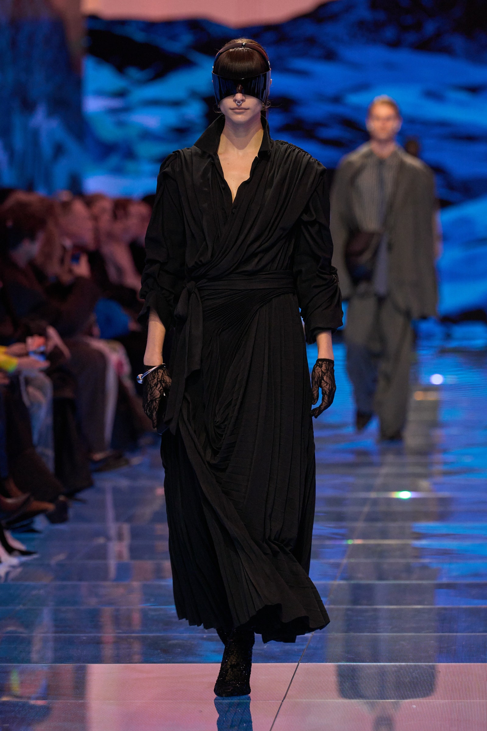 Piercings tendencia Balenciaga otoñoinvierno 2024