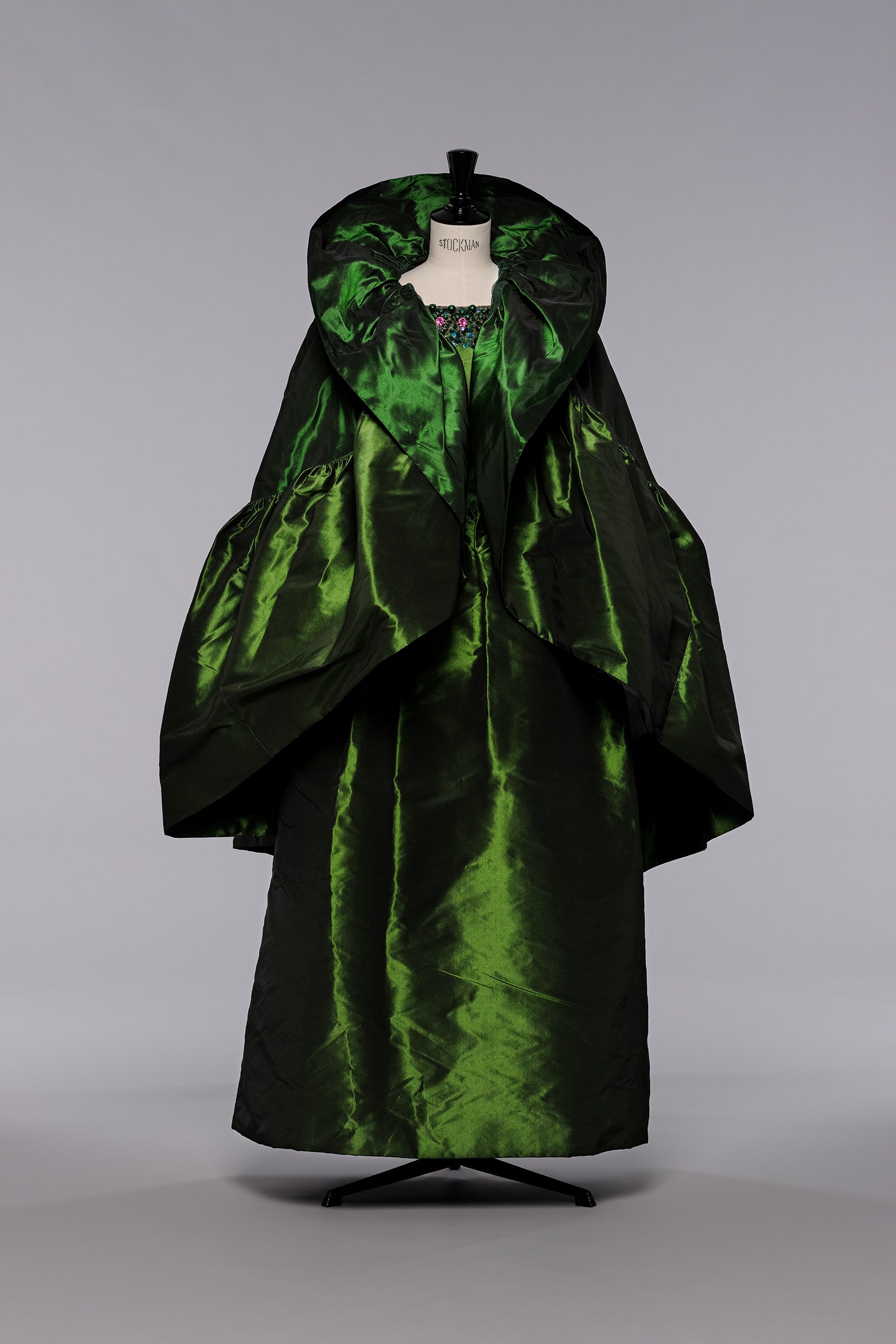 Diseño en faya verde de Balenciaga