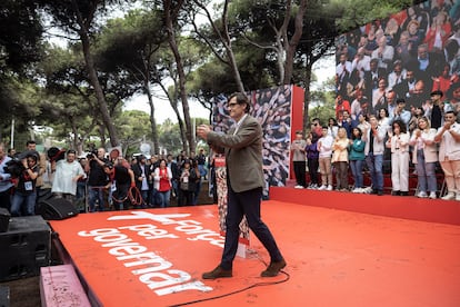 Salvador Illa, este domingo en el escenario de la Fiesta de la Rosa celebrada en Gavà.