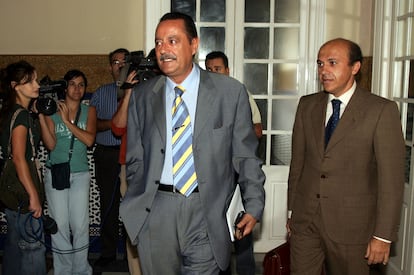 Julián Muñoz e Isabel Pantoja entrando en el Ayuntamiento de Marbella, el 13 de septiembre de 2003.