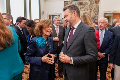 La presidenta del Consejo de Estado, Carmen Calvo, asiste al acto de posesión de José Luis Escrivá, este martes.
