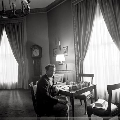 Jonathan Baker en una foto de 1986 tomada en el Hotel Lancaster.